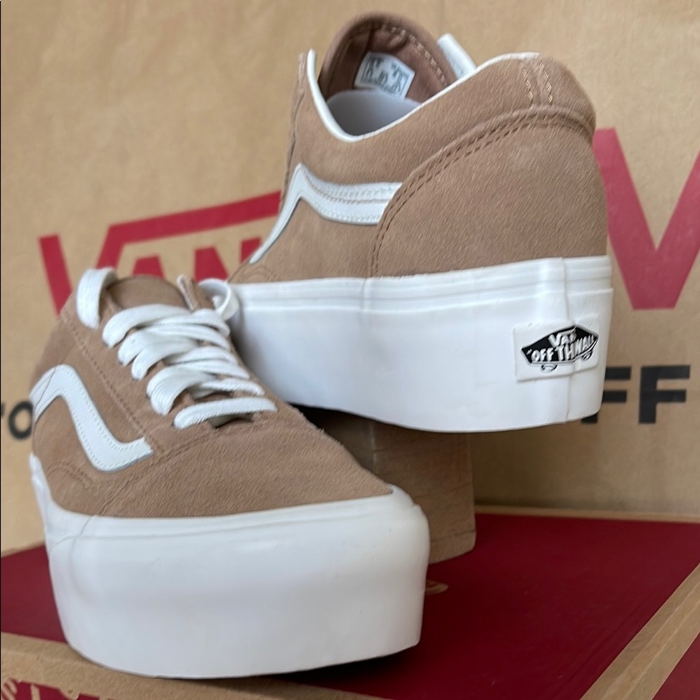 Vans Platform Old Skool Sneakers Tan and White - Picture 9 of 16